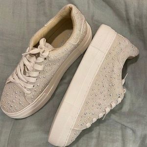 Betsy Johnson Sidny Pearl Sneakers size 7